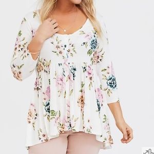 TORRID SUPER SOFT WHITE FLORAL BABYDOLL TOP BNWT